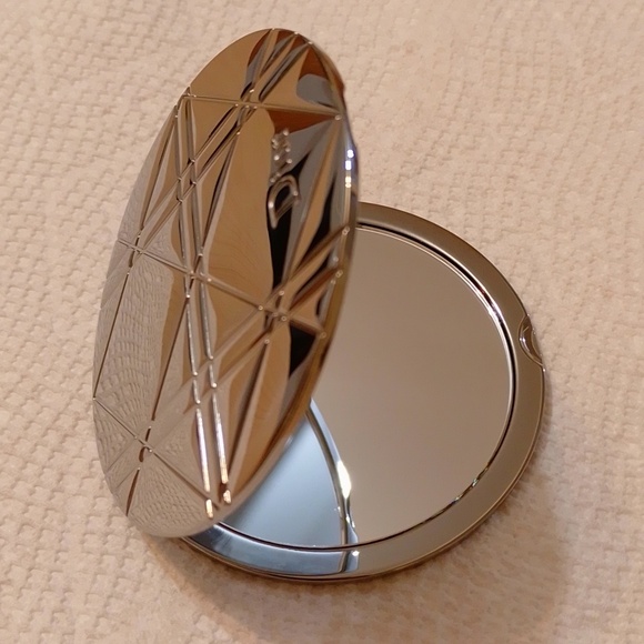 Dior Mirror Compact Couture Colour Lipstick Gift Set - Picture 4 of 11